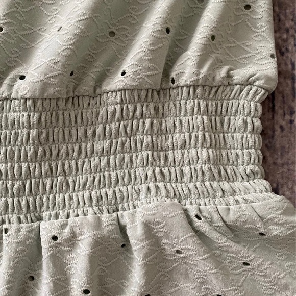 NWT Mint Green Peplum Top - Picture 2 of 4